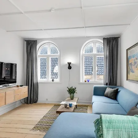 Awesome Apartment In Ronne With Wifi Appartement