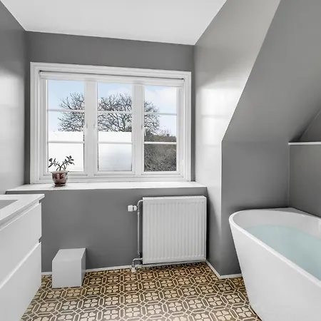 Appartement Awesome Apartment In Ronne With Wifi *