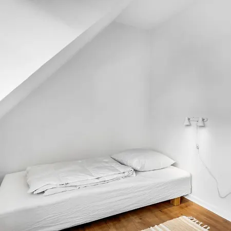 Awesome Apartment In Ronne With Wifi *