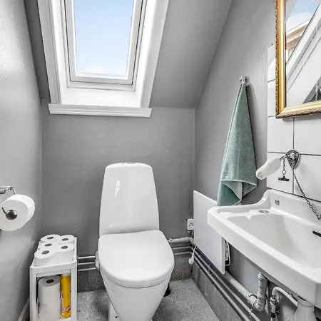 Awesome Apartment In Ronne With Wifi Appartement Rønne